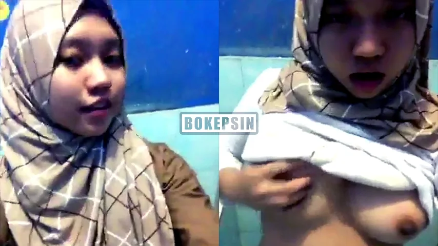 Bokep Hijab Muka Polos Ternyata Binal Pamer Memek dan Toket